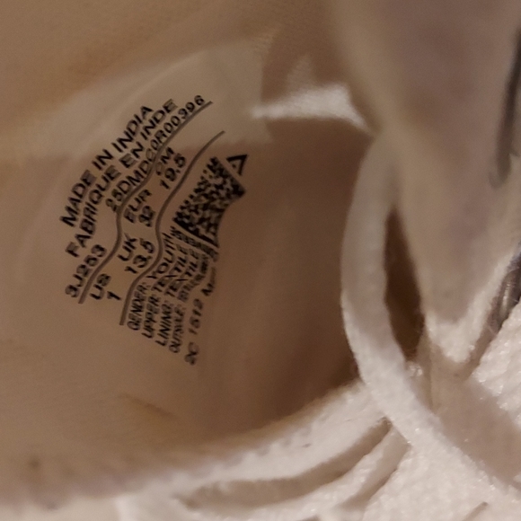 Children's Size 1 White Converse Chuck High Top Sneakers  VGC - Picture 5 of 9